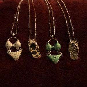 4/30$ Four very cute beach necklaces